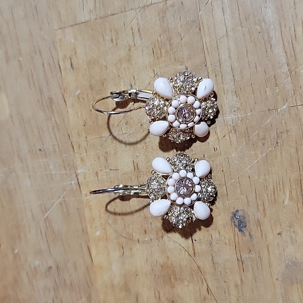 Sweet Blush Flower Earrings